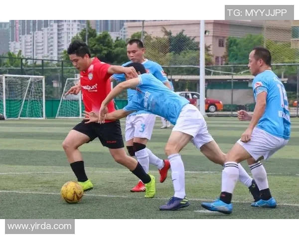 足球的重量与比赛表现之间的关系探讨与分析 足球的重量与比赛表现之间的关系探讨与分析